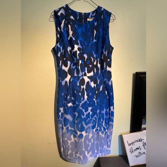 Beautiful Calvin Klein dress - Picture 2 of 2